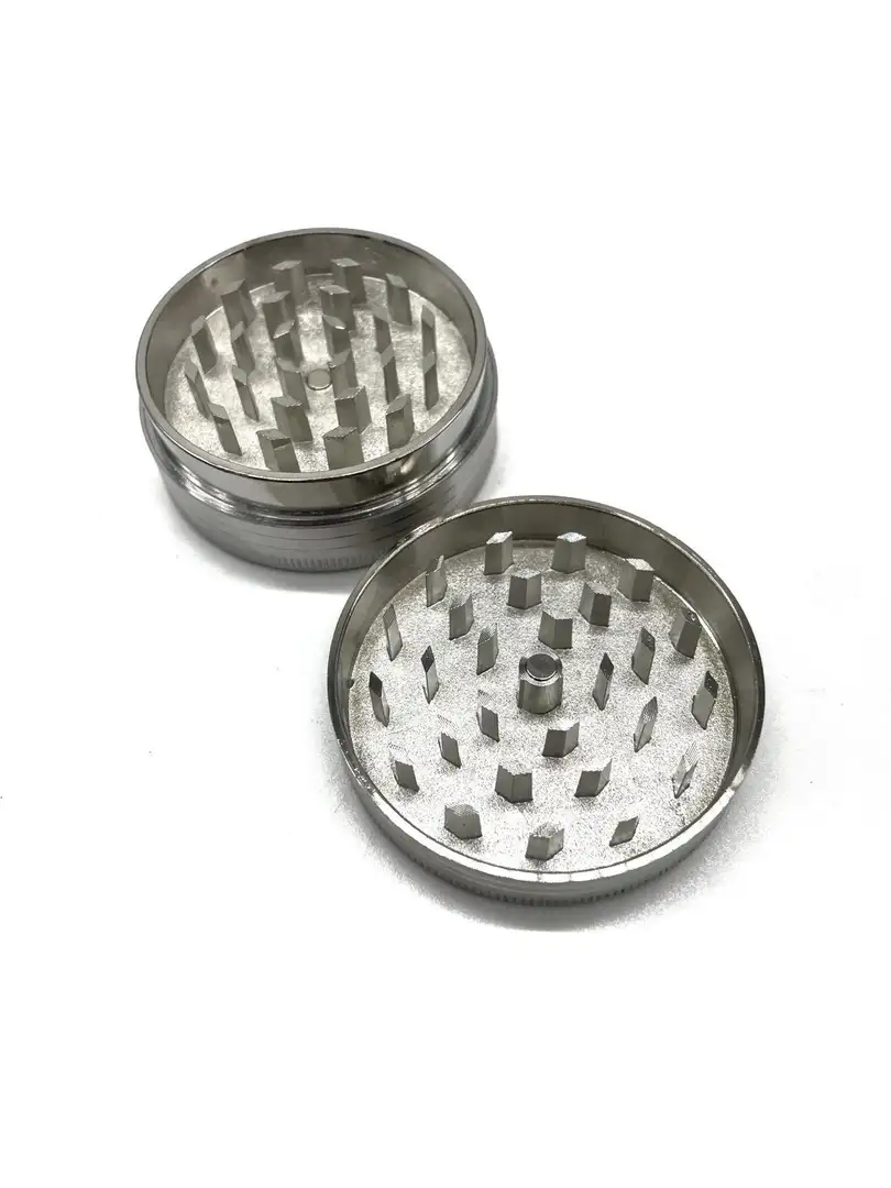 Grinder metalowy dwuczęściowy 5,6 cm – klasyka w solidnym wydaniu