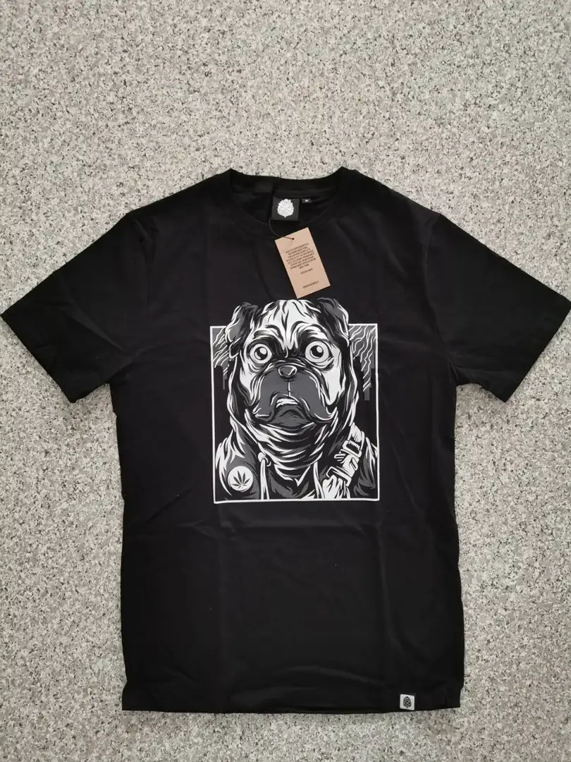 Koszulka Buldog czarna – bawełniana koszulka z grafiką PLANT