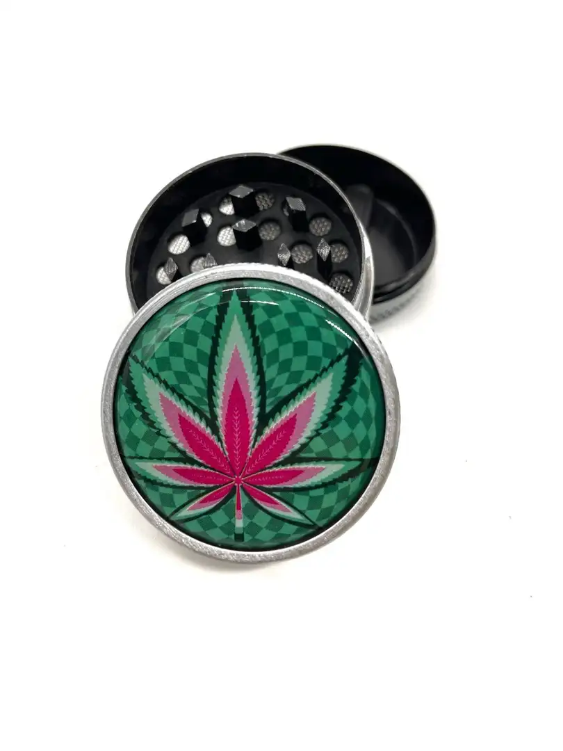 Grinder metalowy 3-częściowy różowy liść konopi