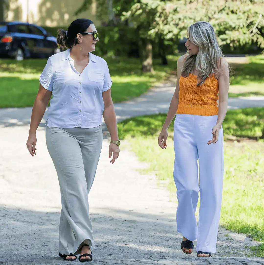 Spodnie damskie konopno-bawełniane z gumką – białe, szerokie nogawki