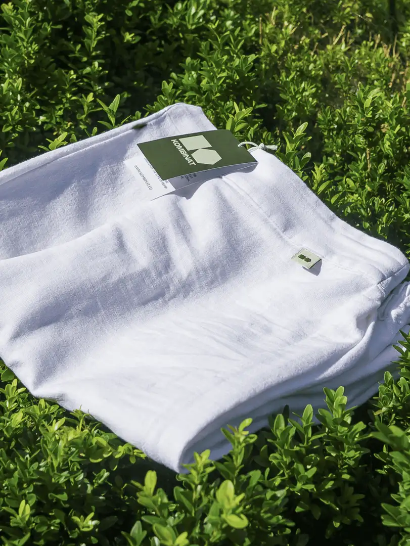 Spodnie damskie konopno-bawełniane z gumką – białe, szerokie nogawki